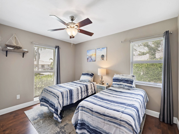 Canal Front 4 Bedroom Vacation Home Sleeps 10 Marco Island